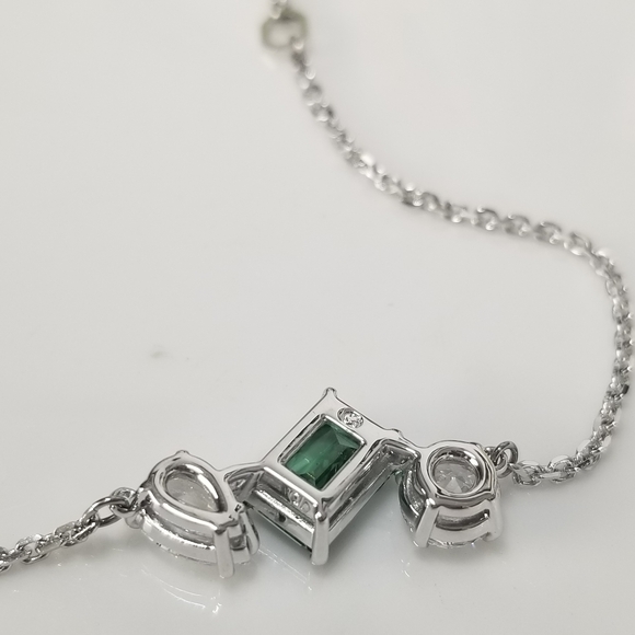 Authentic Swarovski 3 Stones Emerald Green Adjustable Bracelet - Picture 4 of 12